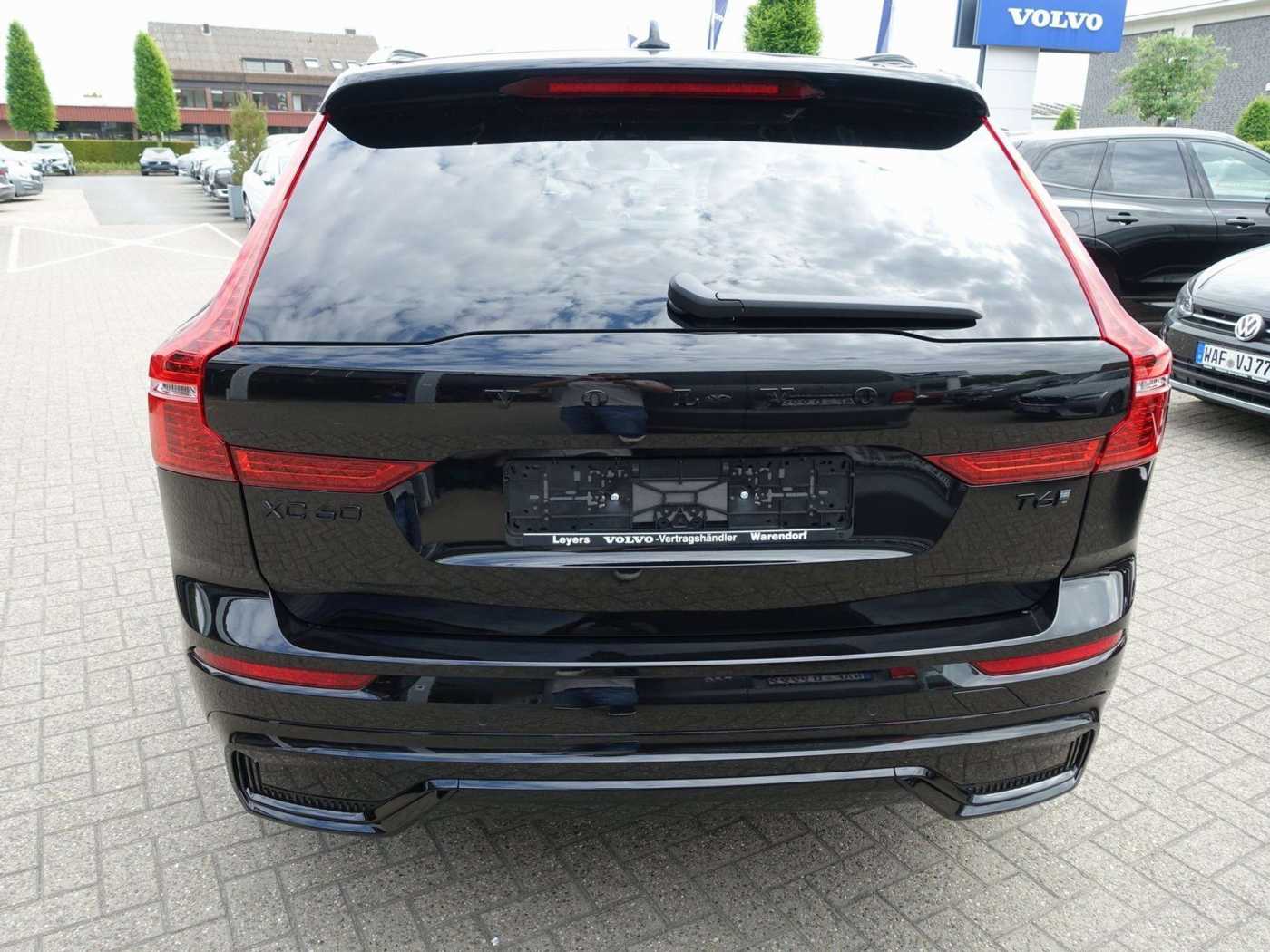 Volvo  Black Edition Plus T6 AWD/B&W/Pano/360°/BLS