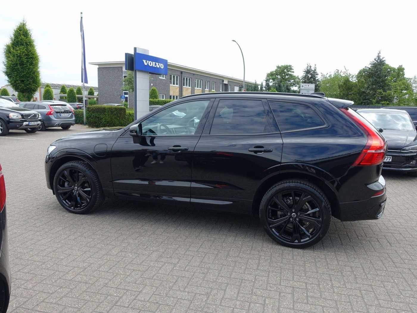 Volvo  Black Edition Plus T6 AWD/B&W/Pano/360°/BLS