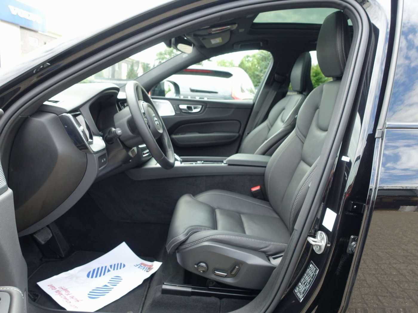 Volvo  Black Edition Plus T6 AWD/B&W/Pano/360°/BLS
