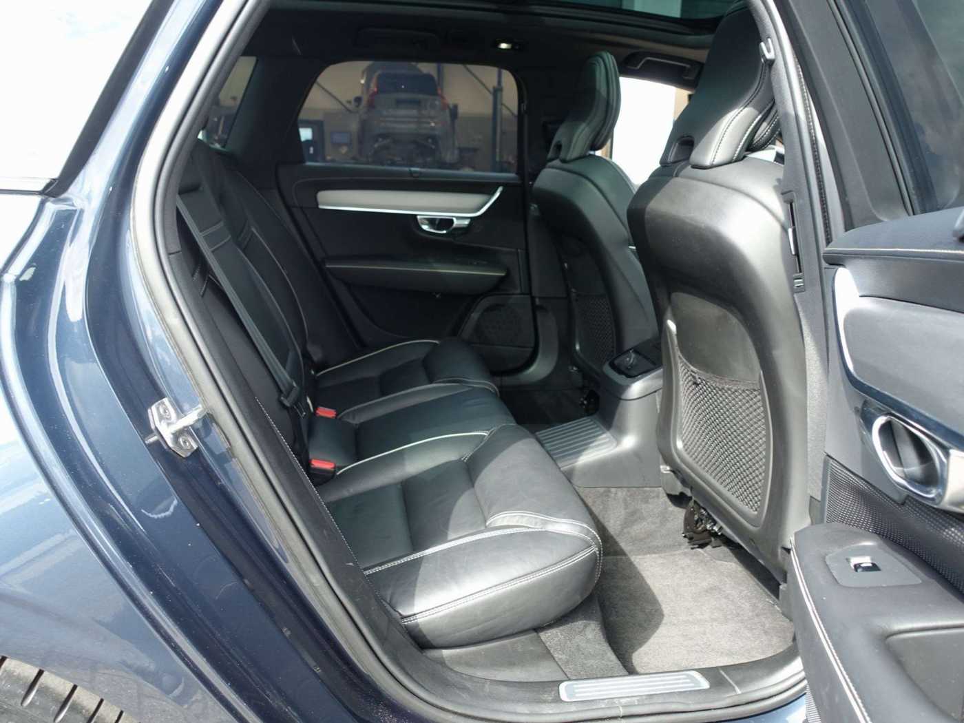 Volvo  T6 Recharge R-Design/AHK/H&K/Kamera/Pano