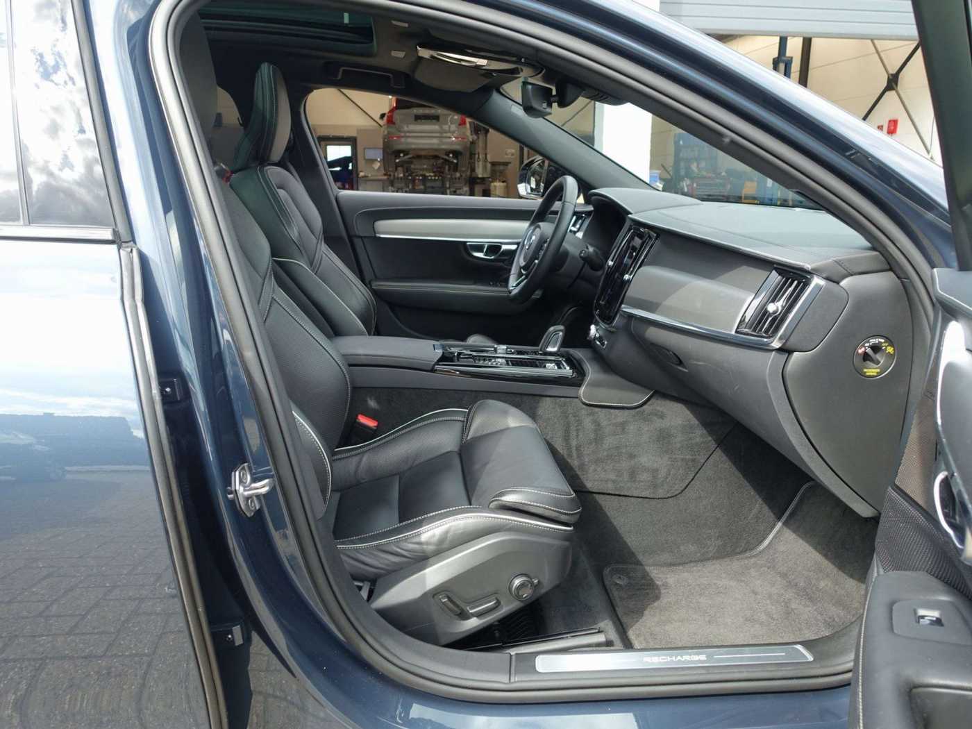 Volvo  T6 Recharge R-Design/AHK/H&K/Kamera/Pano