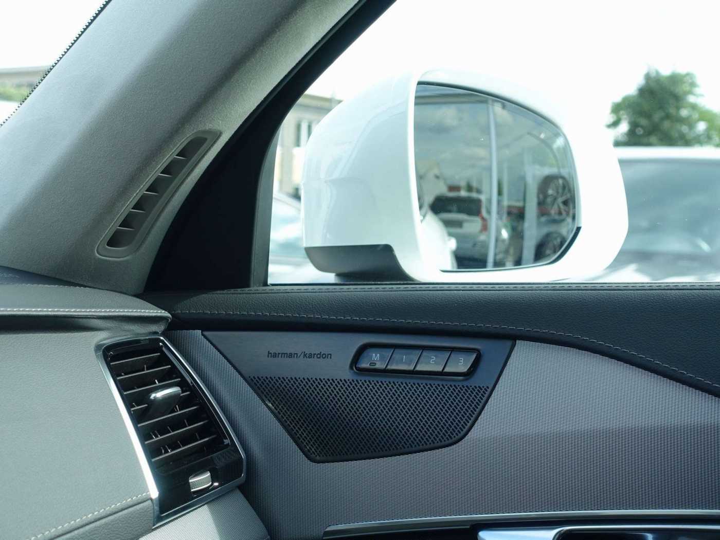 Volvo  Recharge Ultimate T8 AWD/Pano/360°/H&K/BLIS