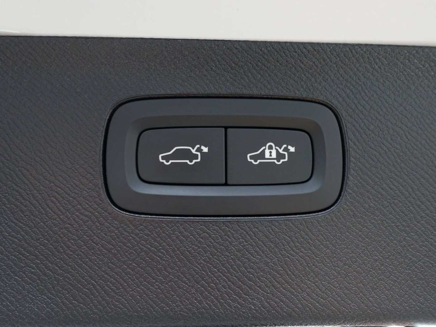 Volvo  Recharge Ultimate T8 AWD/Pano/360°/H&K/BLIS
