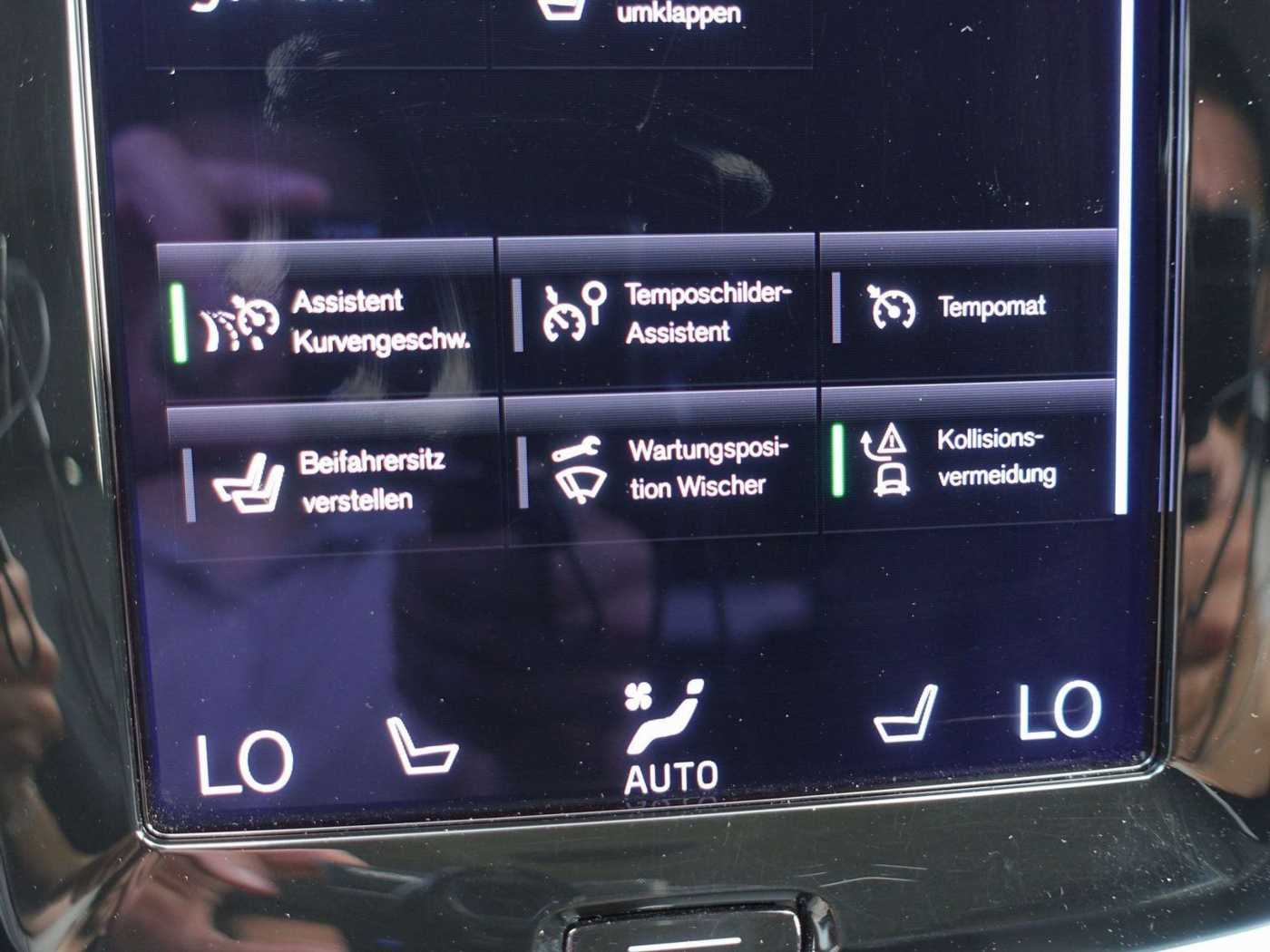 Volvo  B4 AWD Pro/AHK/Kamera/Memory