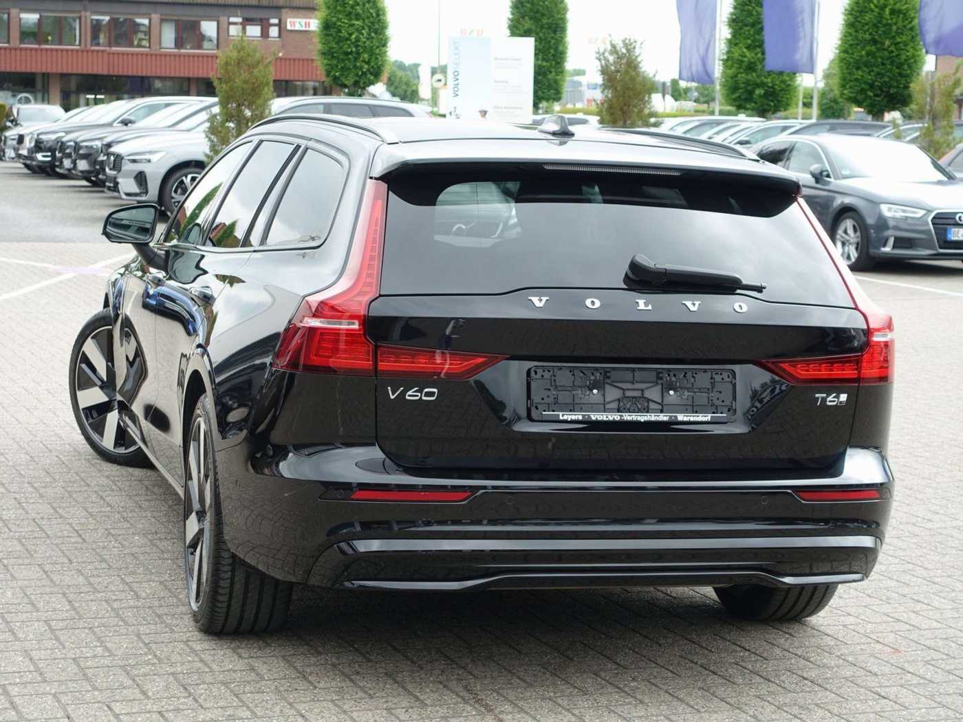 Volvo  T6 AWD Ultra Dark Massage/B&W/AHK/HUD/Pano