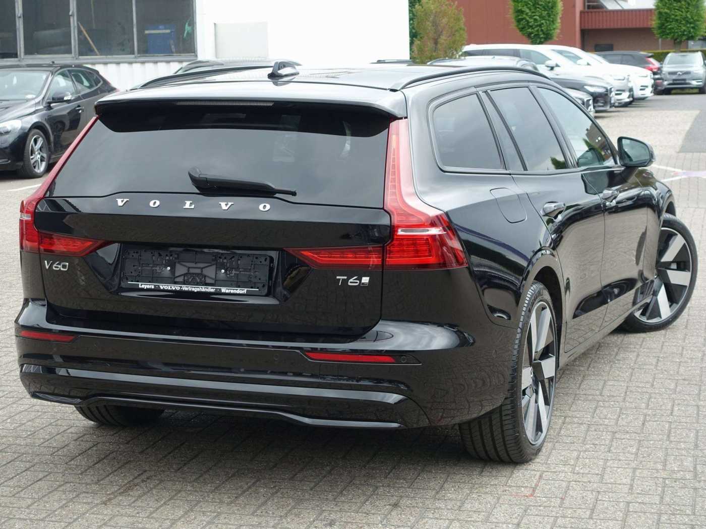 Volvo  T6 AWD Ultra Dark Massage/B&W/AHK/HUD/Pano