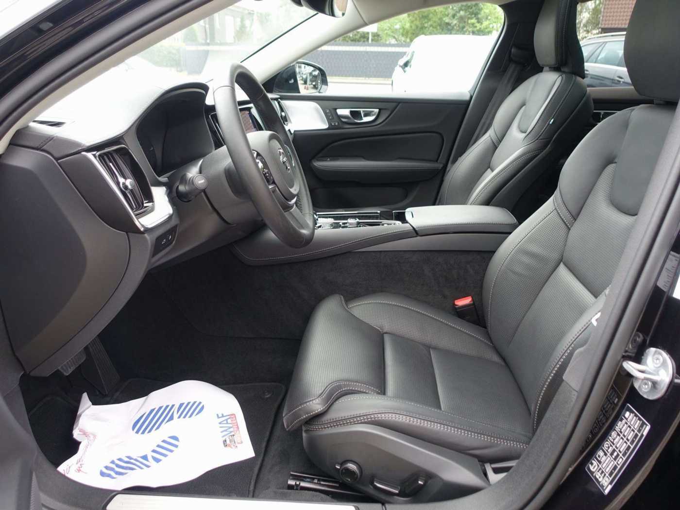 Volvo  T6 AWD Ultra Dark Massage/B&W/AHK/HUD/Pano