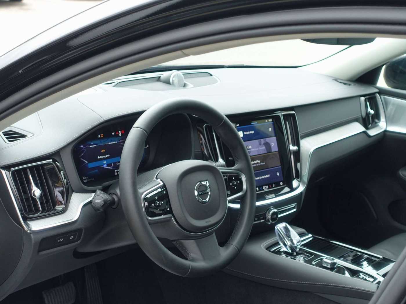 Volvo  T6 AWD Ultra Dark Massage/B&W/AHK/HUD/Pano