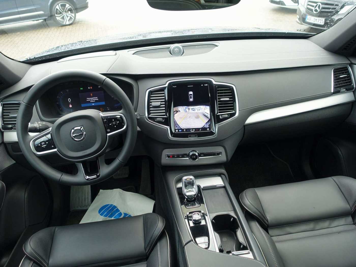 Volvo  Plus T8 AWD/Bright/B&W/AHK/FourC/Pano/360°