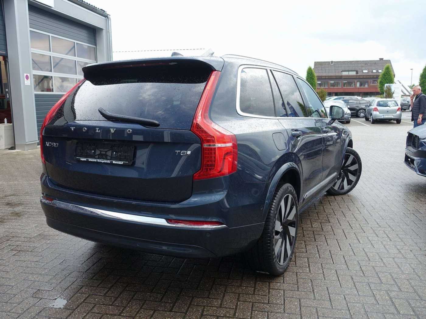 Volvo  Plus T8 AWD/Bright/B&W/AHK/FourC/Pano/360°