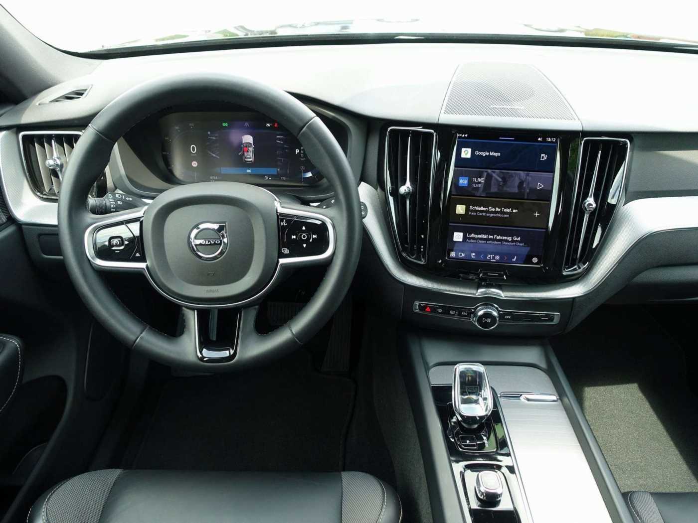 Volvo  B4 AWD Dark/Kamera/H&K/BLIS/Memory/Carplay