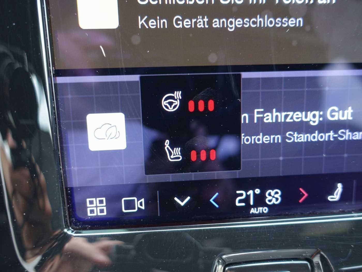 Volvo  B4 AWD Dark/Kamera/H&K/BLIS/Memory/Carplay