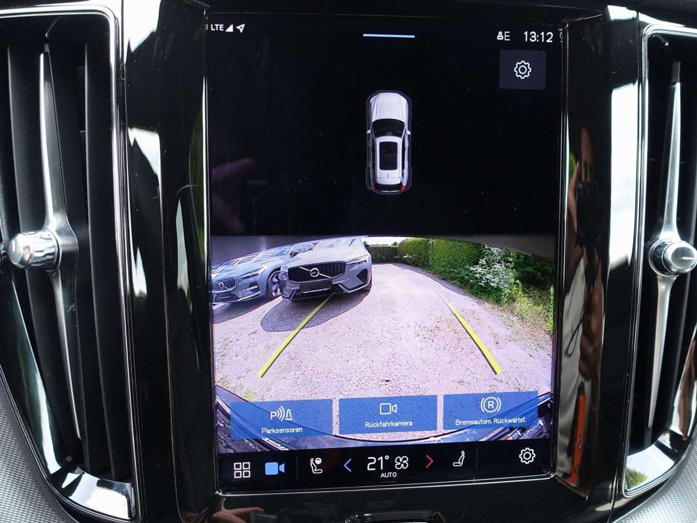 Volvo  B4 AWD Dark/Kamera/H&K/BLIS/Memory/Carplay