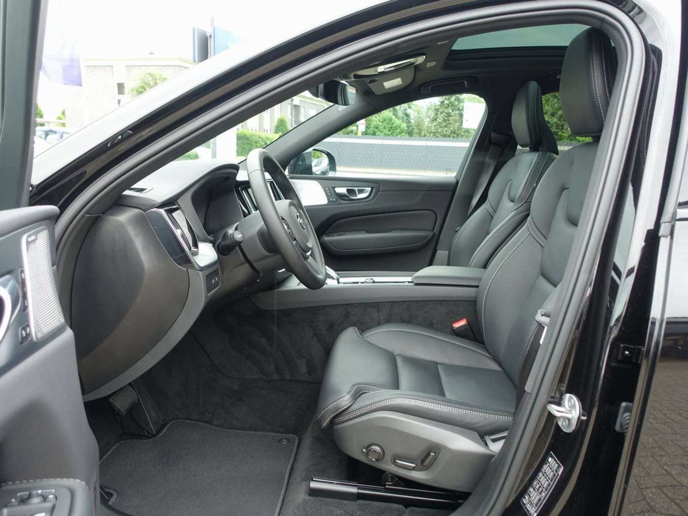 Volvo  Black Edition Ultra T8 AWD/360°Cam/Four-C
