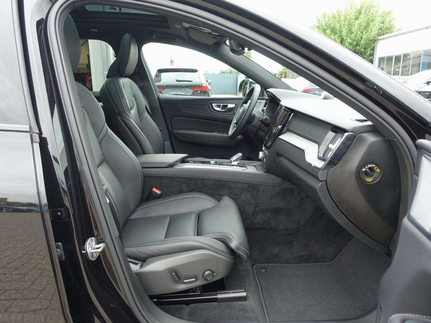 Volvo  Black Edition Ultra T8 AWD/360°Cam/Four-C