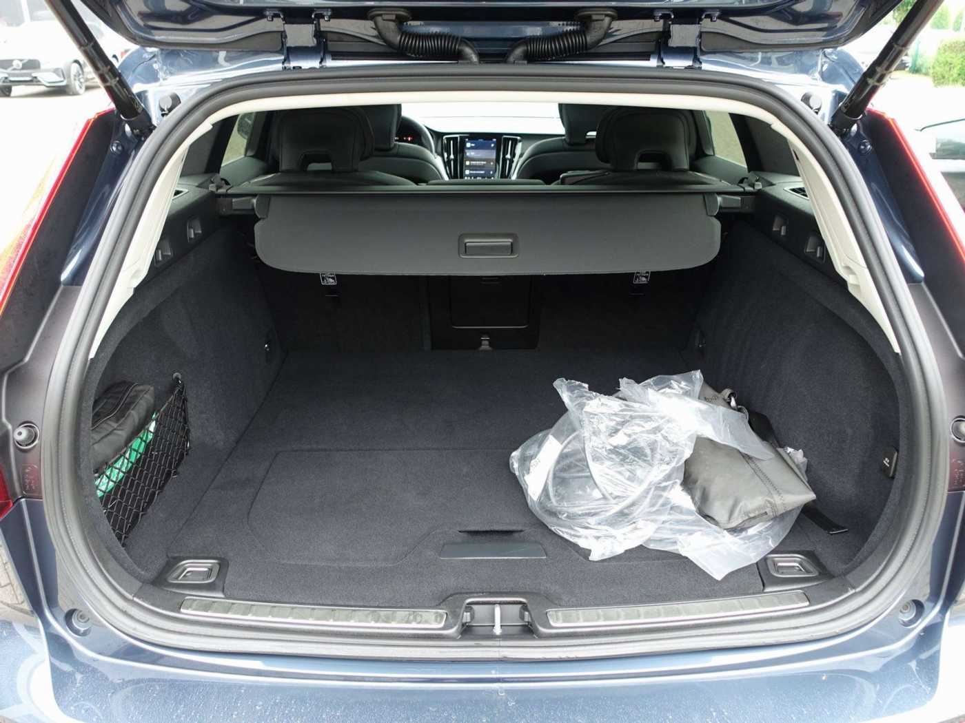 Volvo  Plus T6 AWD/H&K/AHK/BLIS/360°/Memory/Pano