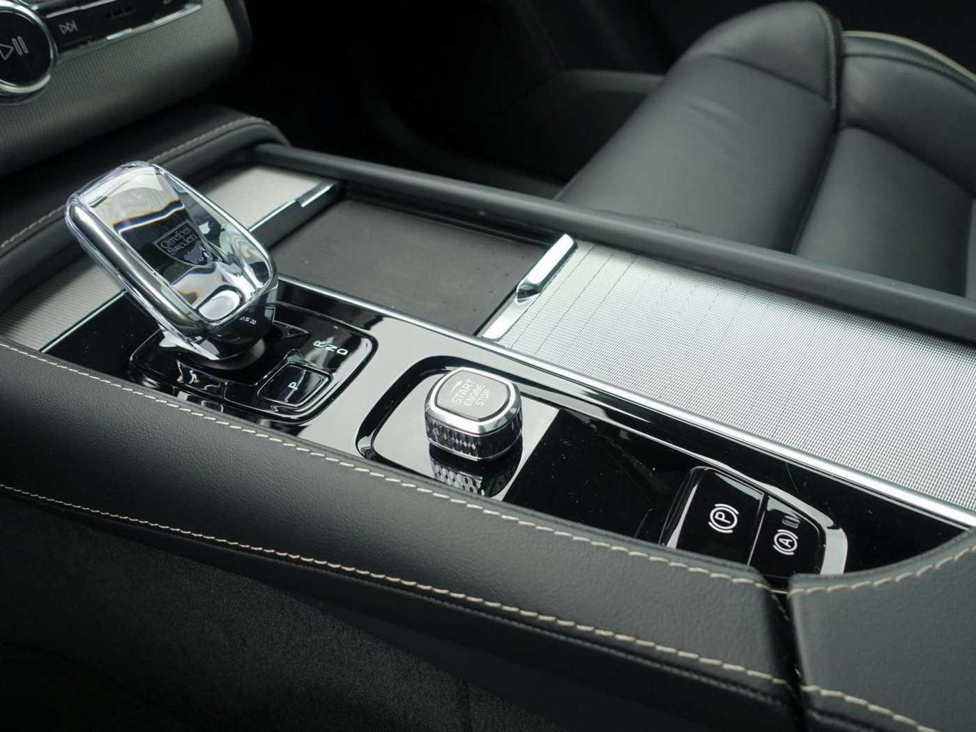 Volvo  Recharge Plus T8 AWD/360°/Pano/H&K/BLIS