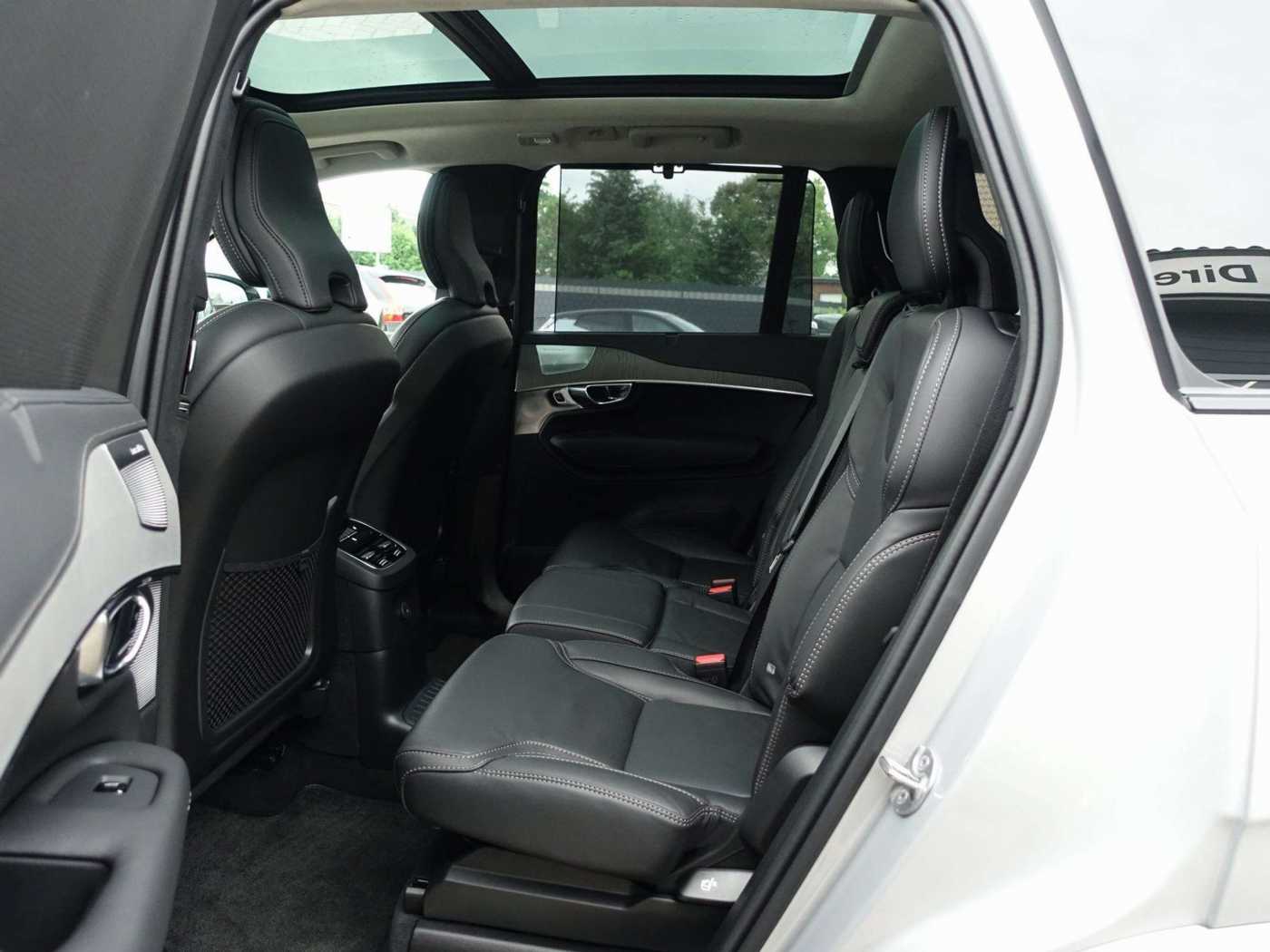 Volvo  Ultra Dark T8 AWD Plug-in Hybrid/B&W/Massag