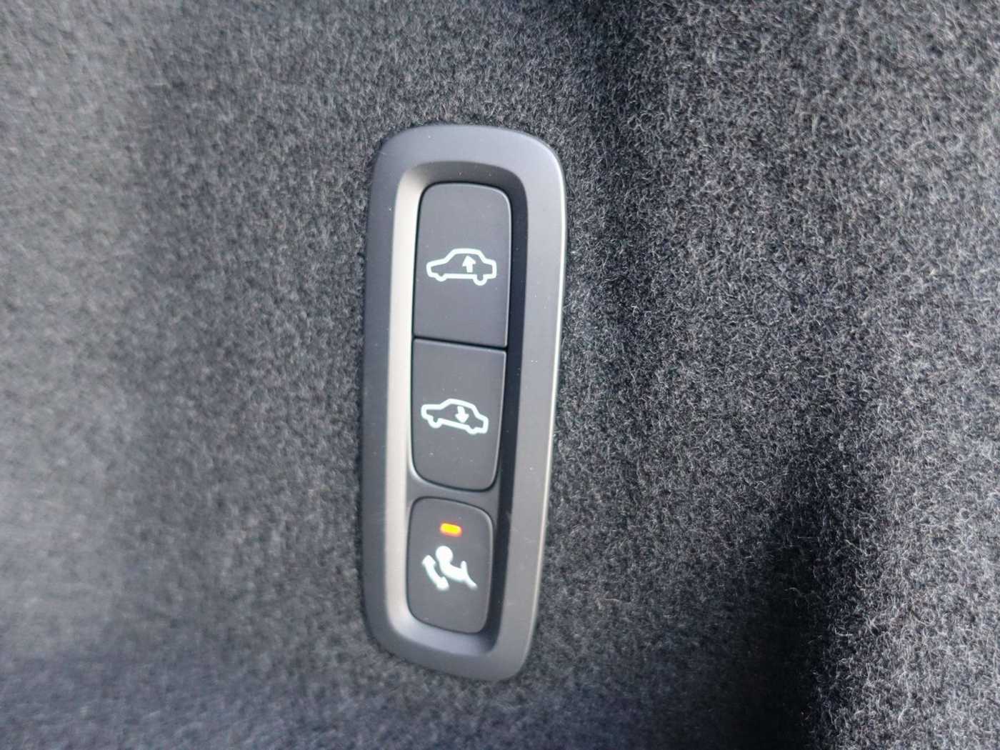 Volvo  T8 AWD Recharge Ultimate Dark/360°/FourC