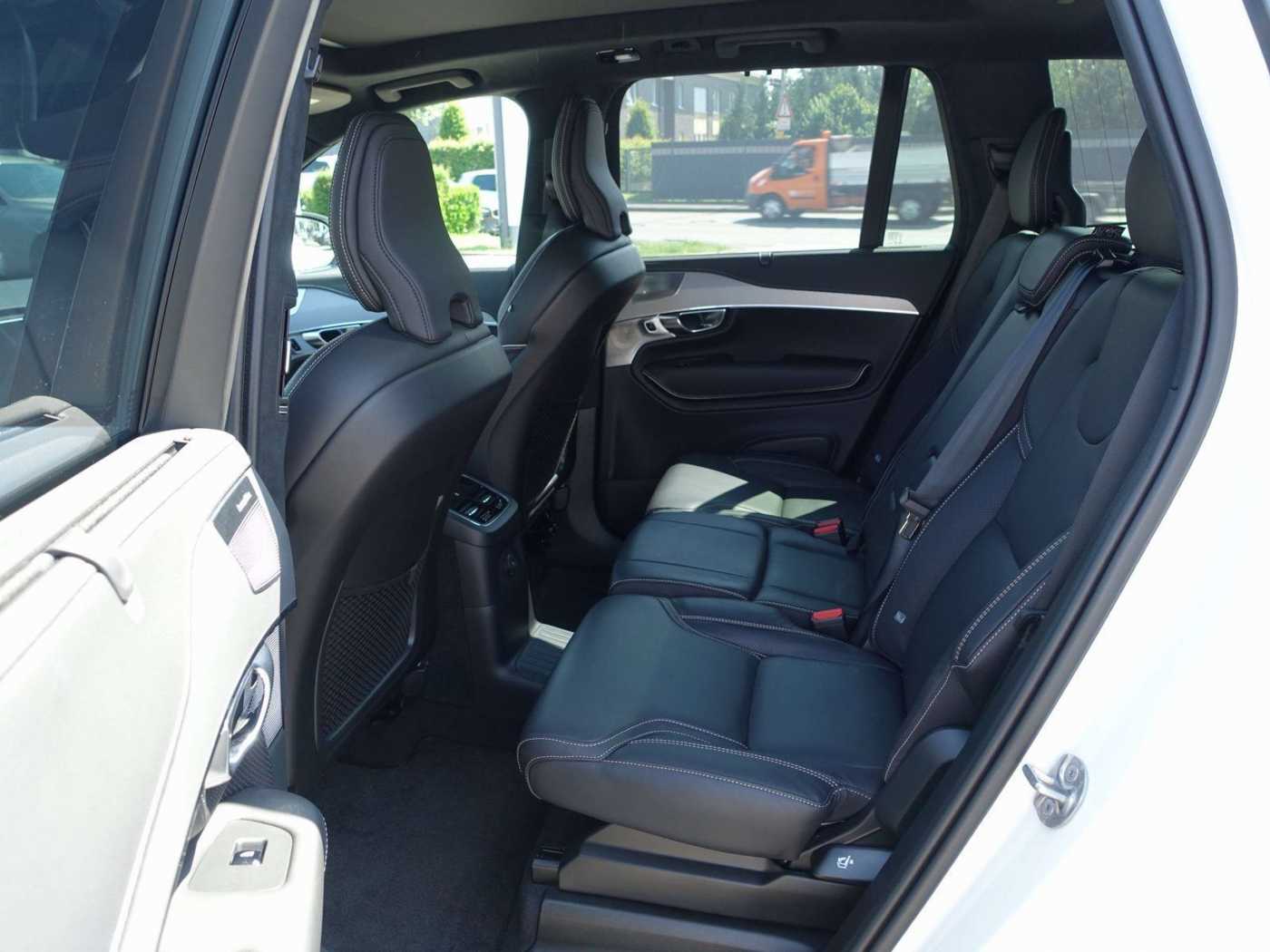 Volvo  Recharge Ultimate Dark T8 AWD 360°KAM/B&W