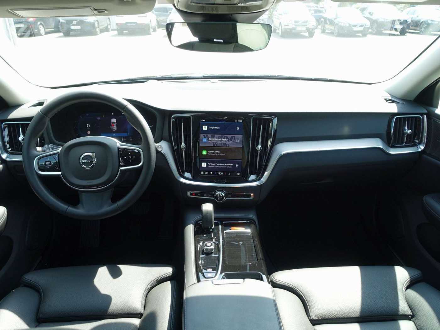 Volvo  Plus T6 AWD/Pano/H&K/360°/Head-UP/Memory