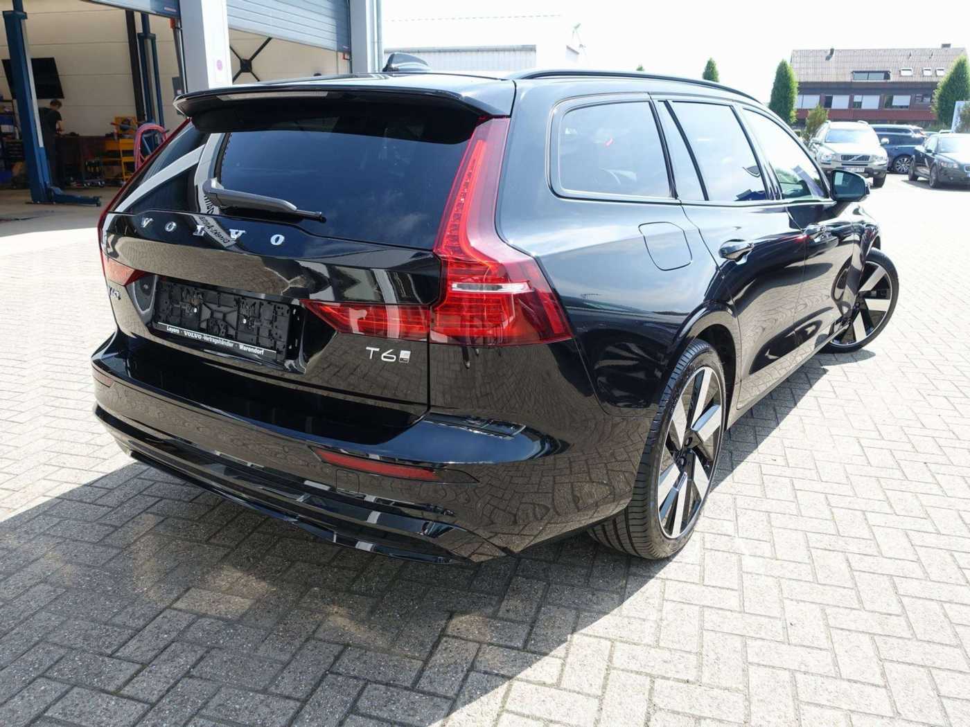 Volvo  Plus T6 AWD/Pano/H&K/360°/Head-UP/Memory