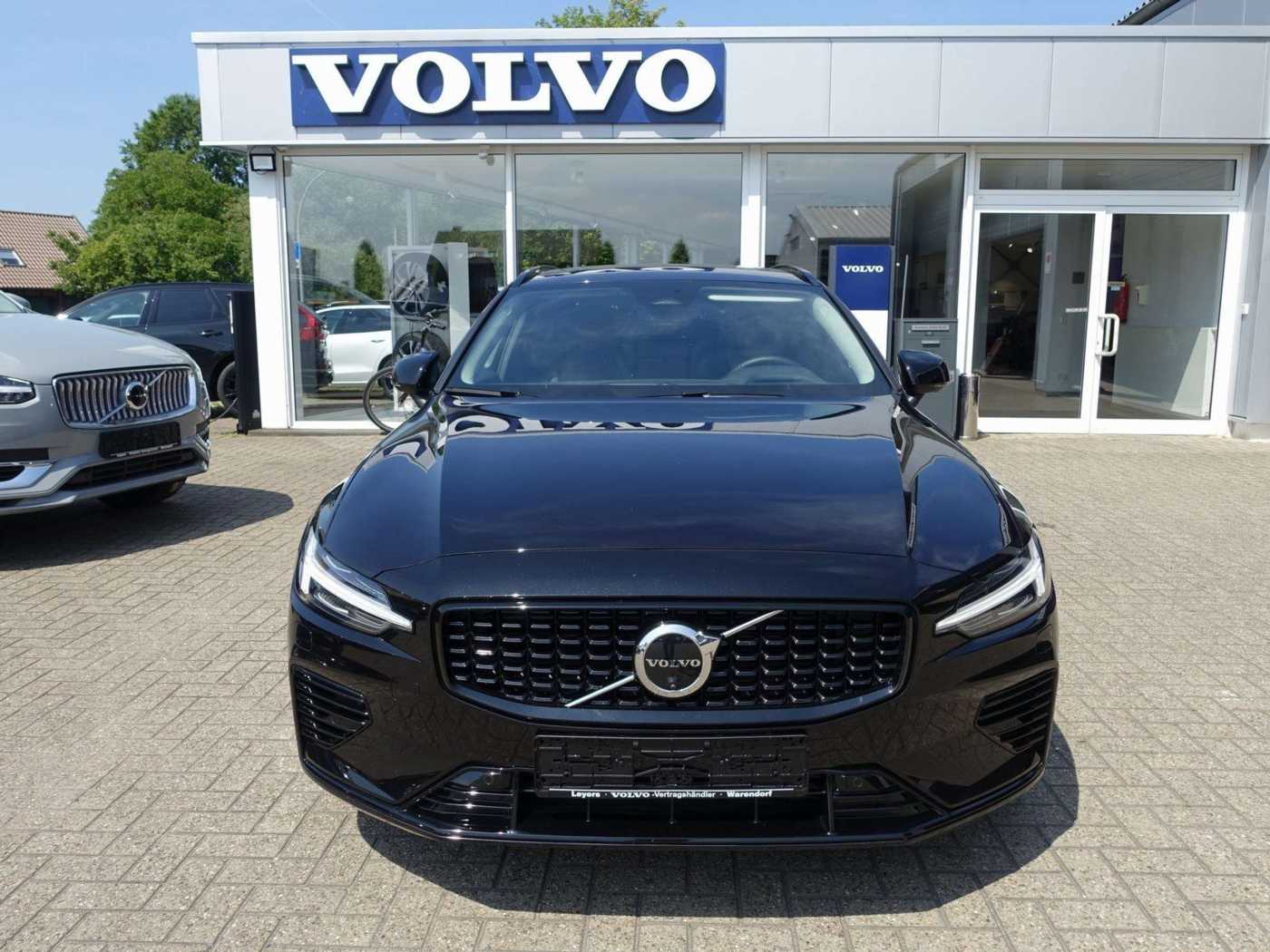 Volvo  Plus T6 AWD/Pano/H&K/360°/Head-UP/Memory
