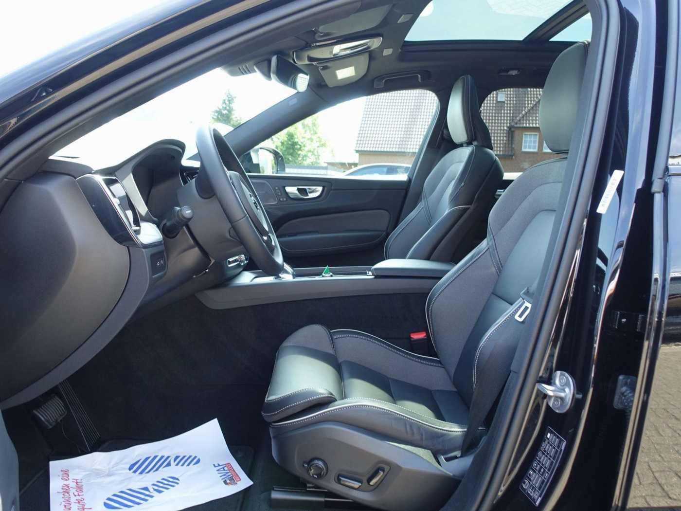 Volvo  Black Edition Plus T8 AWD/Pano/360°/H&K