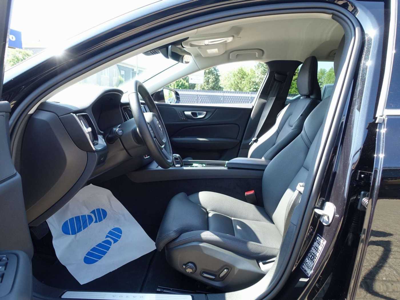 Volvo  Core B4/StndHz/Memory/AHK/Kamera/Carplay