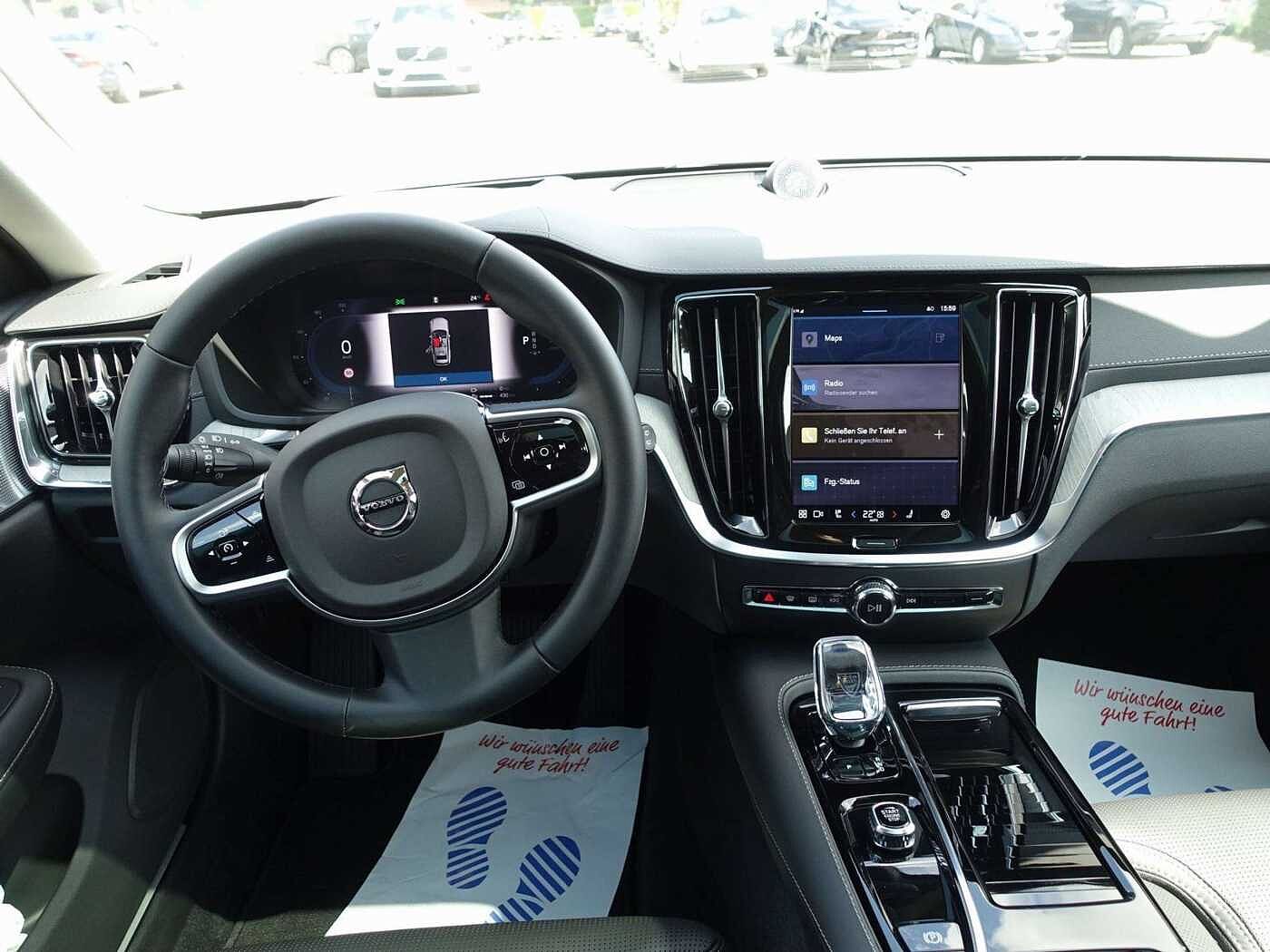 Volvo  Ultra T8 AWD/360°/AHK/HeadUP/B&W/BLIS/Pano