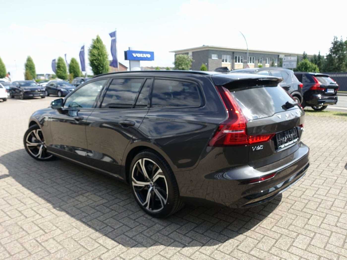 Volvo  Ultra T8 AWD/360°/AHK/HeadUP/B&W/BLIS/Pano