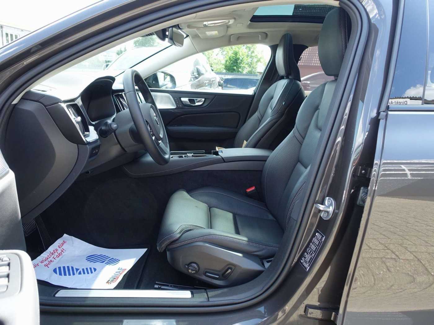 Volvo  Ultra T8 AWD/360°/AHK/HeadUP/B&W/BLIS/Pano