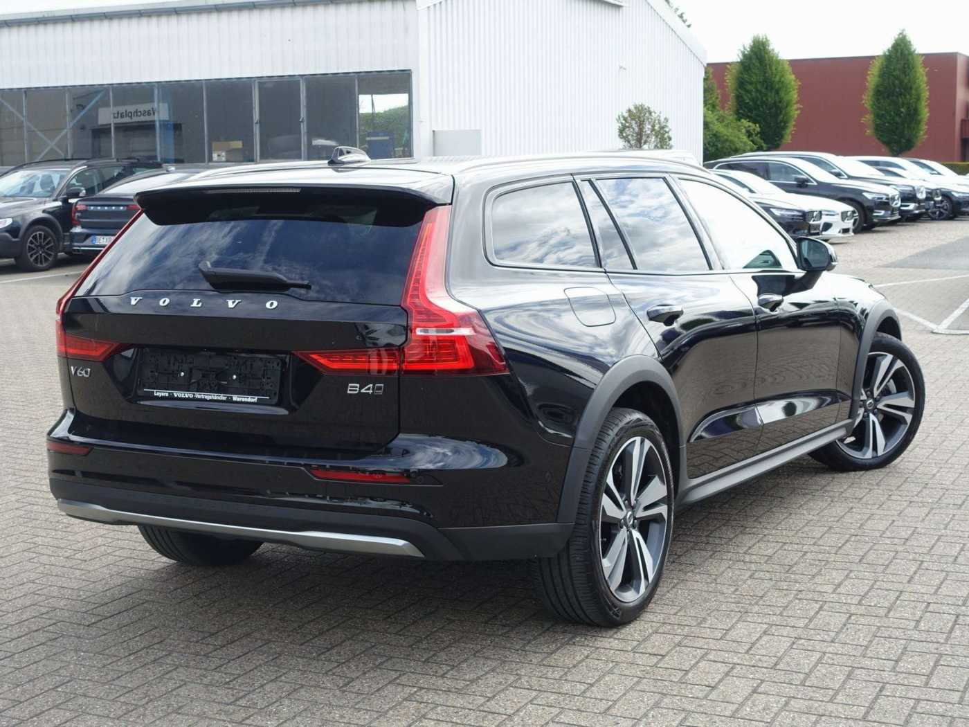 Volvo  CC Diesel Cross Country Plus/360°Cam/Standhz.