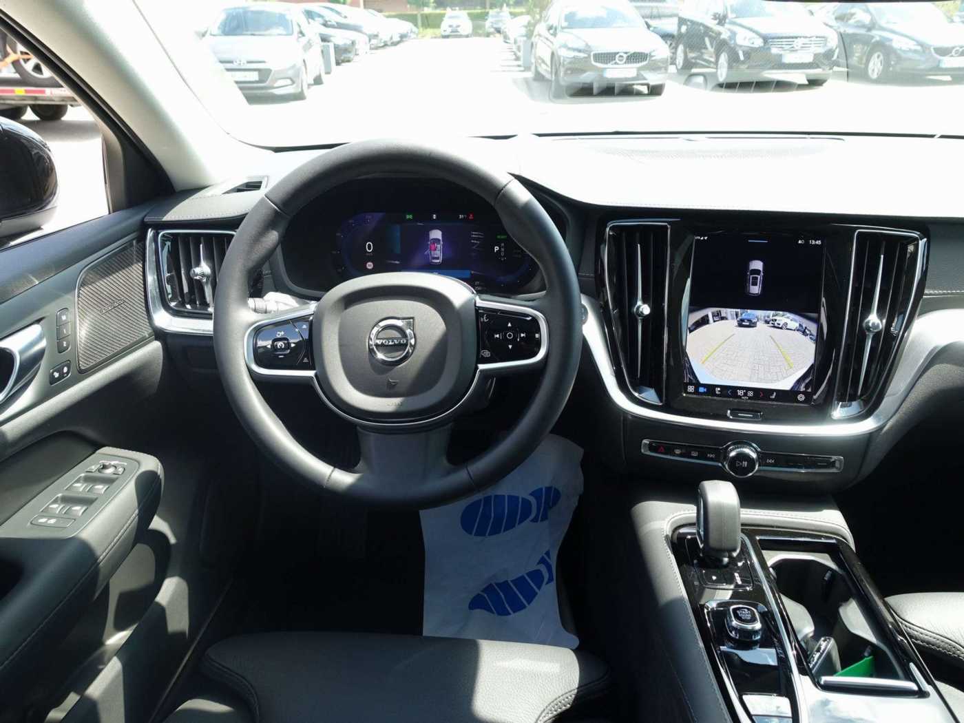 Volvo  T6 Ultra Dark AWD Pano/AHK/HUD/360°Cam