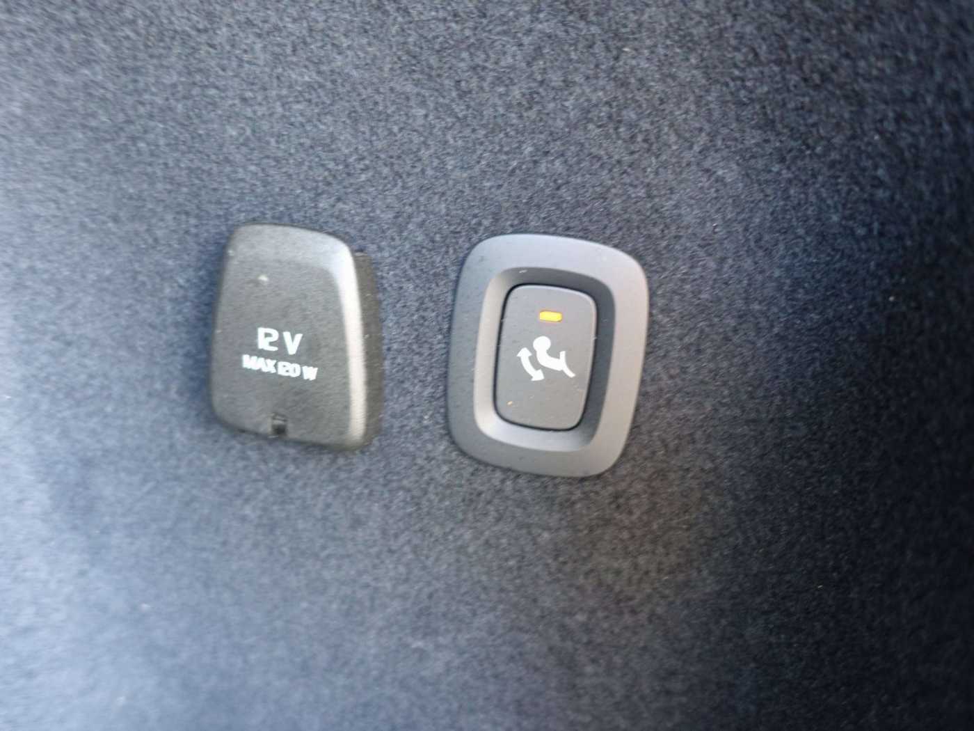 Volvo  T6 Ultra Dark AWD Pano/AHK/HUD/360°Cam