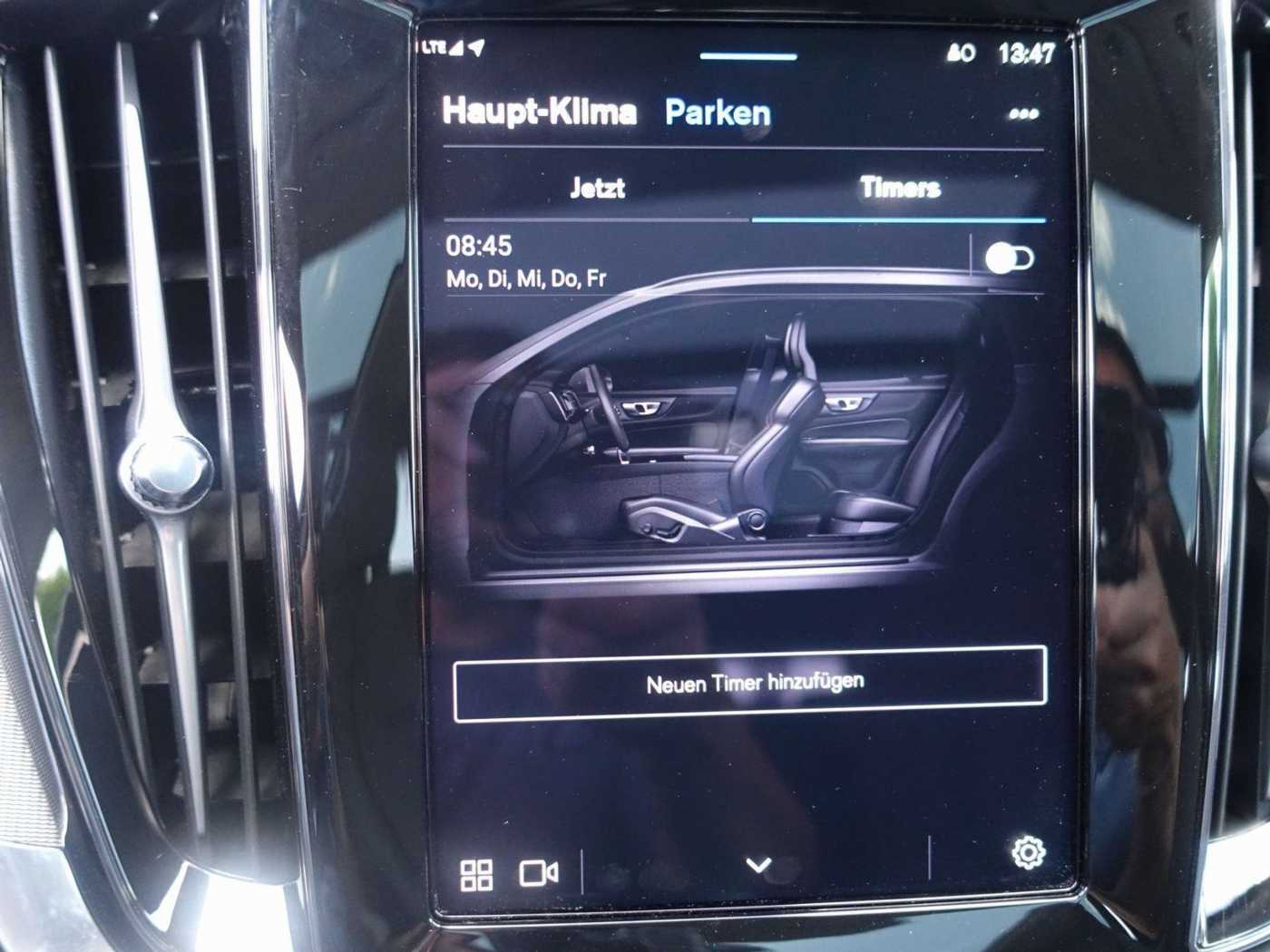 Volvo  T6 Ultra Dark AWD Pano/AHK/HUD/360°Cam