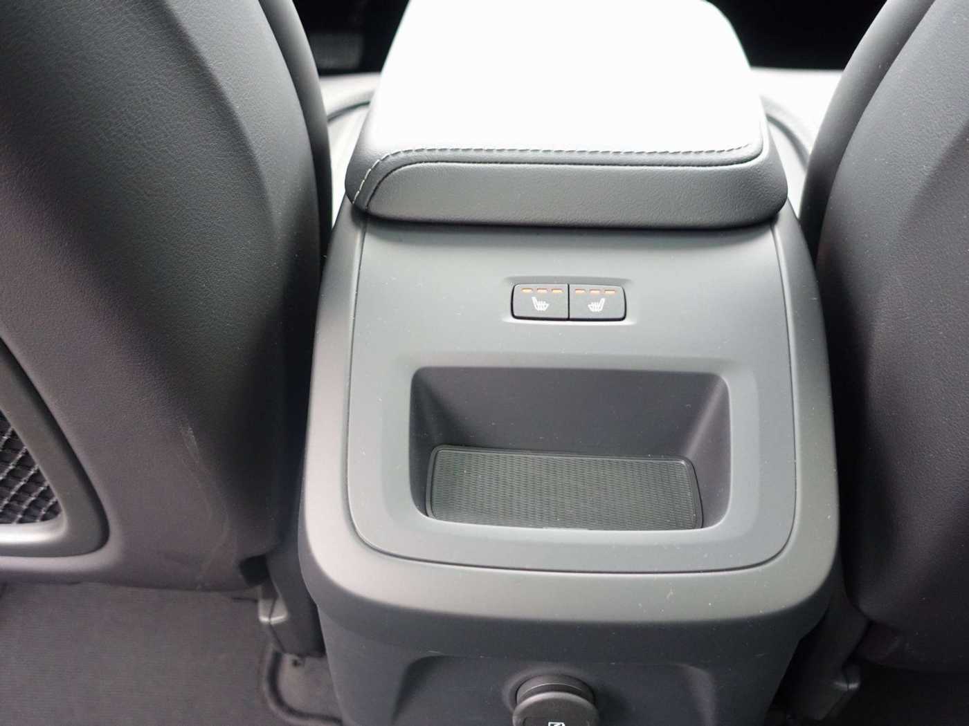 Volvo  Recharge Plus T8 AWD/Pano/H&K/FourC/360°