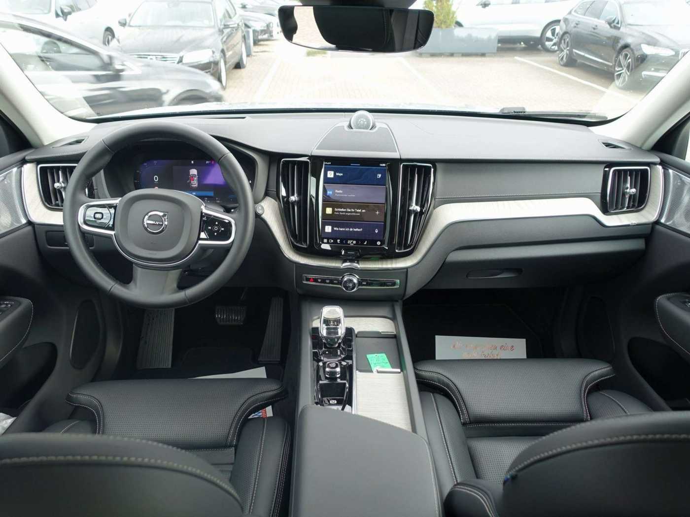 Volvo  Ultra Dark T6 AWD Plug-in Hybrid HUD/B&W