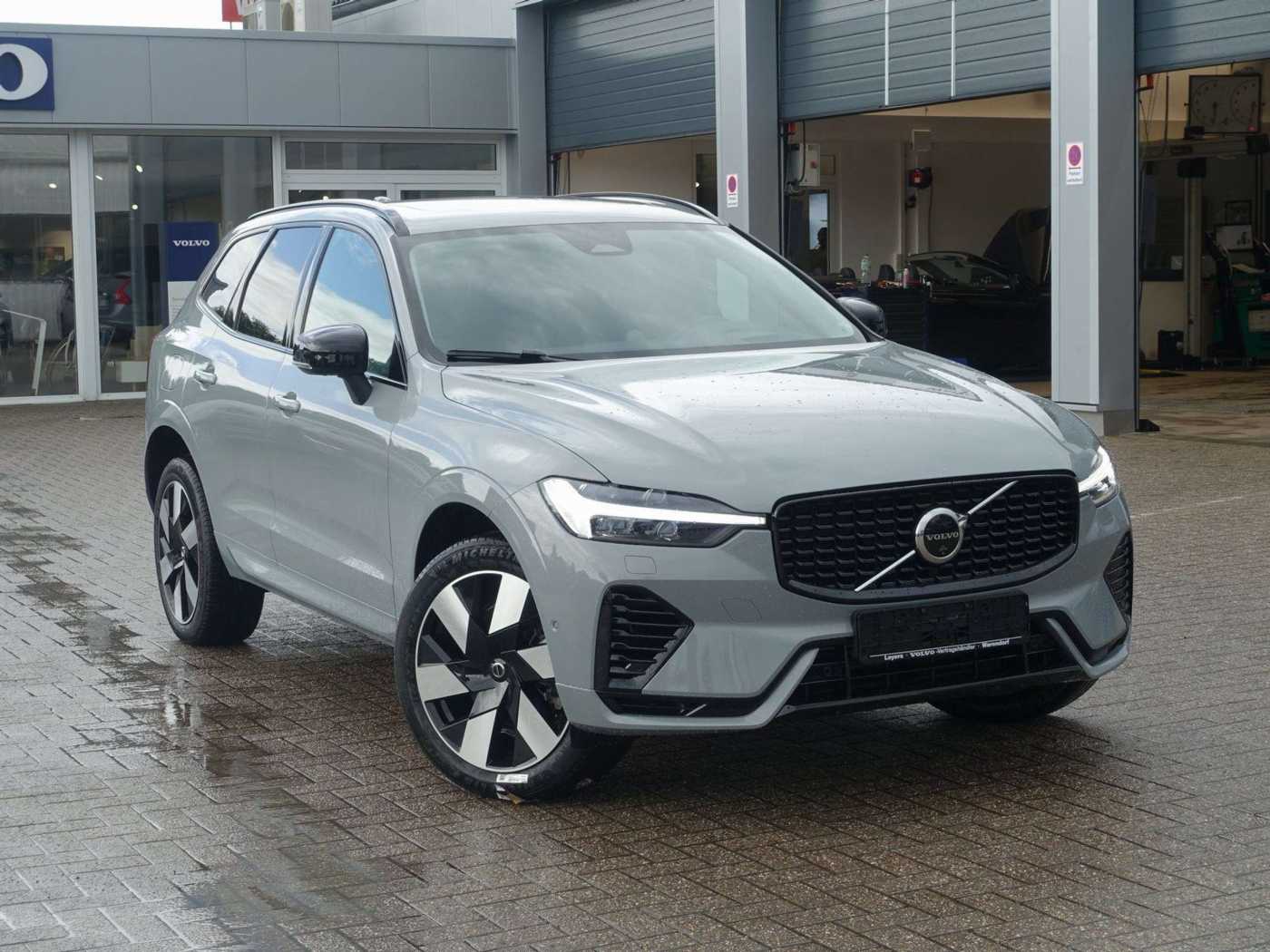 Volvo  Ultra Dark T6 AWD Plug-in Hybrid HUD/B&W