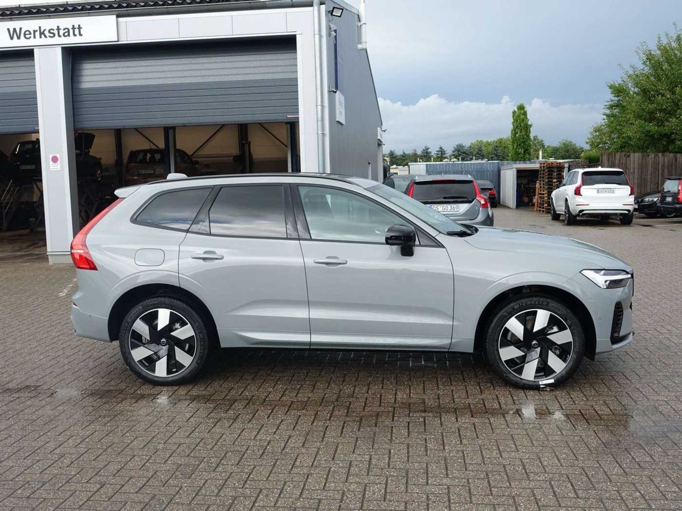 Volvo  Ultra Dark T6 AWD Plug-in Hybrid HUD/B&W