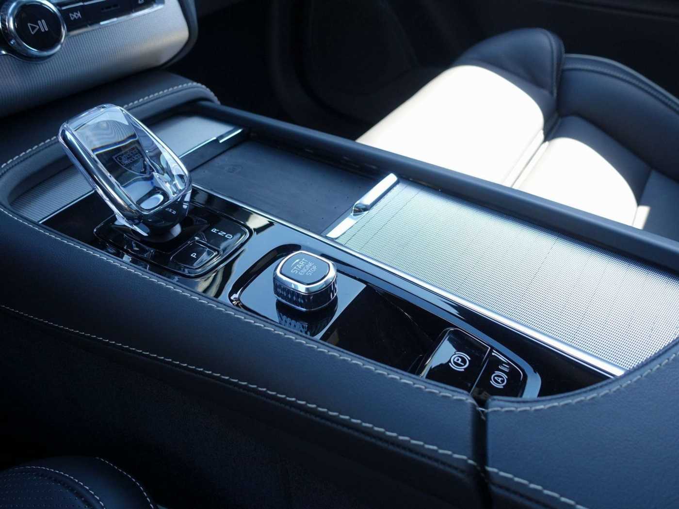 Volvo  Recharge Plus T8 AWD/Pano/360°/H&K/Memory