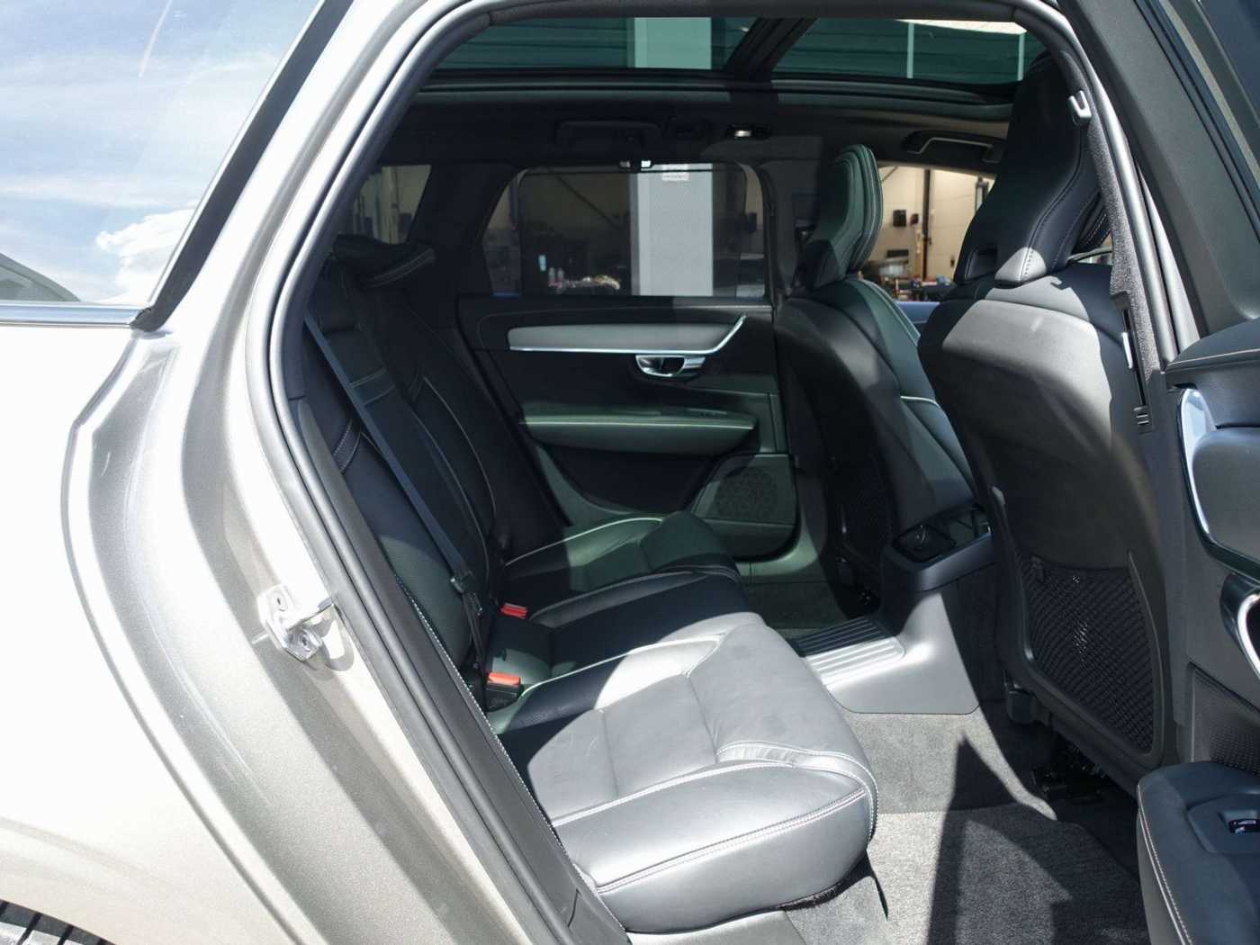Volvo  T6 AWD Recharge R-Design/Kamera/AHK/H&K/BLS