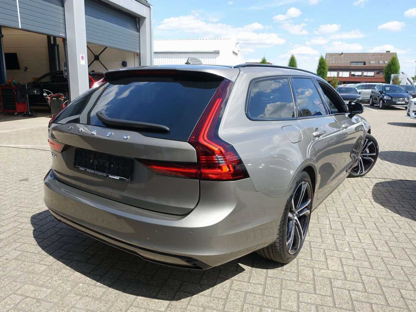 Volvo  T6 AWD Recharge R-Design/Kamera/AHK/H&K/BLS