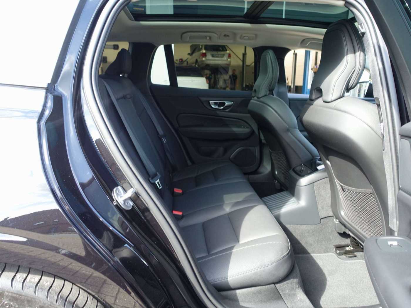 Volvo  Ultra T6 AWD Dark/AHK/Pano/H&K/BLIS/