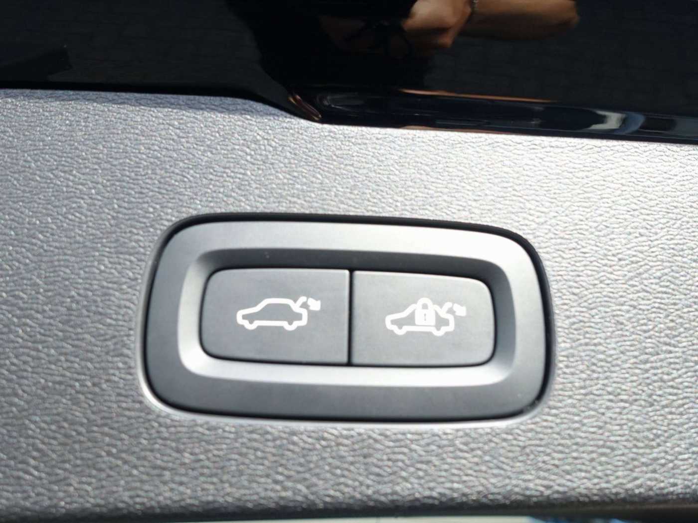 Volvo  Ultra T6 AWD Dark/AHK/Pano/H&K/BLIS/