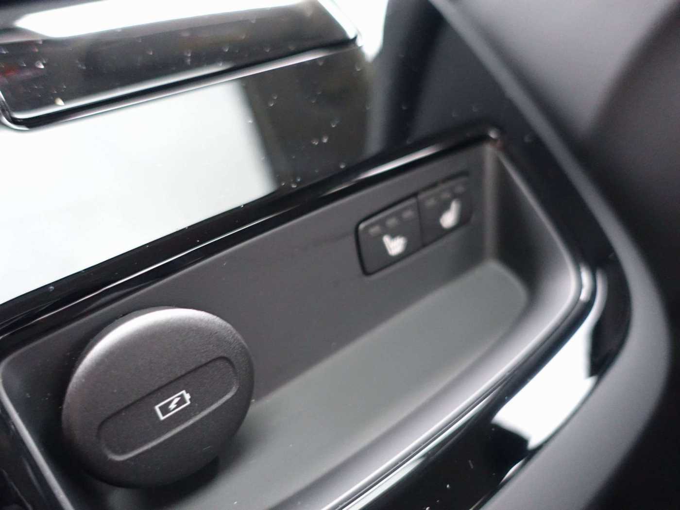 Volvo  Recharge Ultimate T8 AWD/B&W/HeadUP/Massage