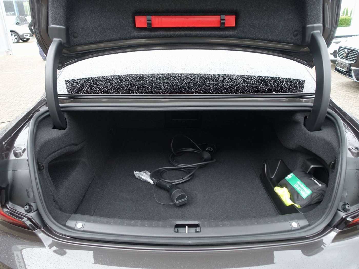 Volvo  Recharge Ultimate T8 AWD/B&W/HeadUP/Massage