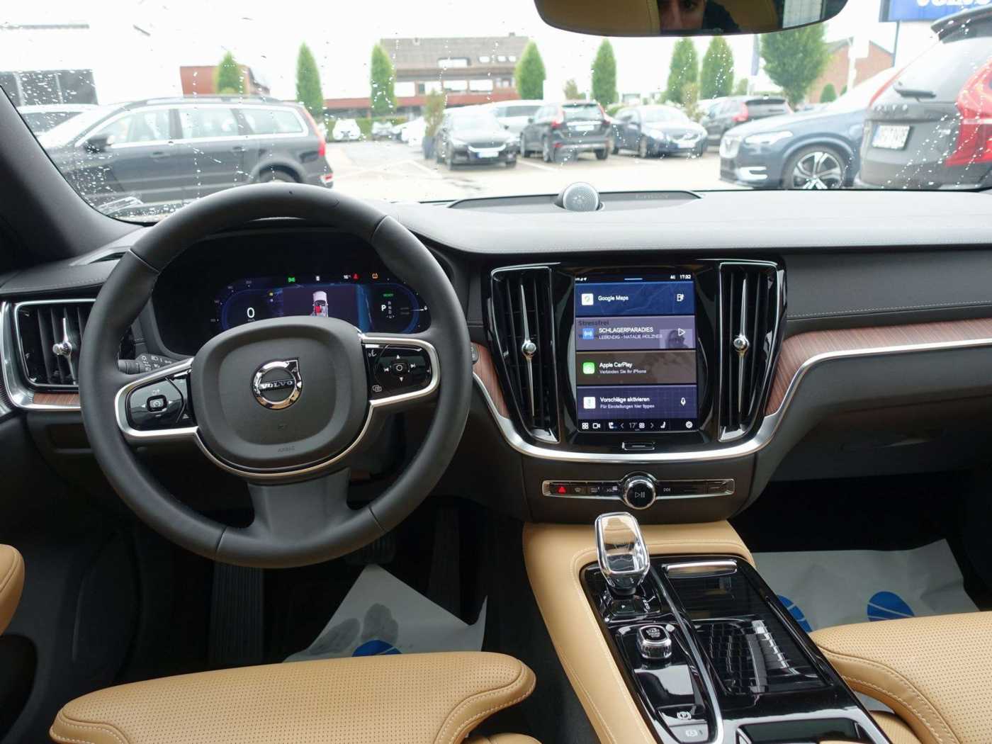 Volvo  Ultra Dark T6 AWD/Massage/AHK/B&W/360°/BLIS