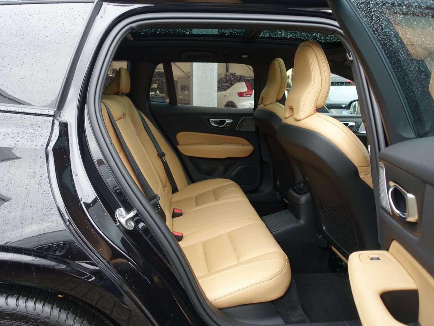 Volvo  Ultra Dark T6 AWD/Massage/AHK/B&W/360°/BLIS