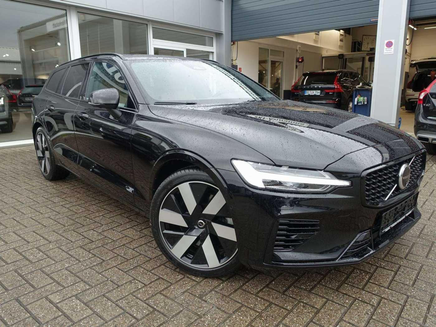 Volvo  Ultra Dark T6 AWD/Massage/AHK/B&W/360°/BLIS